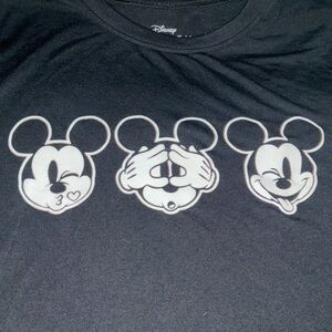 Cute and comfy Mickey Mouse T-shirt Small